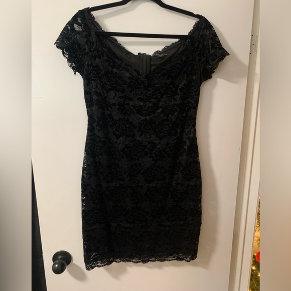 Guess Lace Dress - Picture 5 of 7